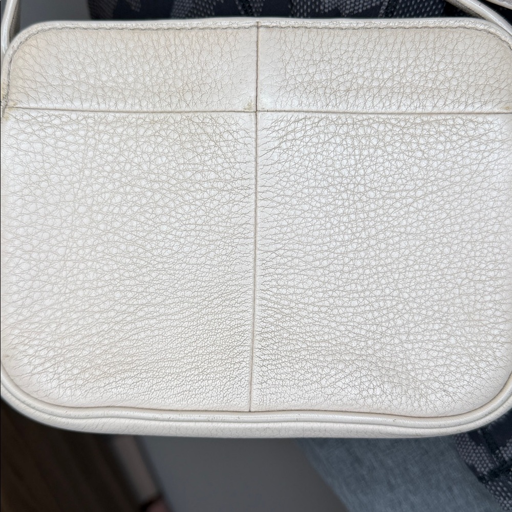 Tory Burch like new condition leather light blush Crossbody. Gold hardware. - Picture 3 of 12